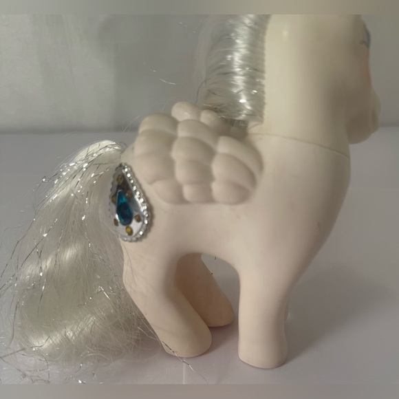 Vintage G1 Gen 1 MLP My Little Pony PRINCESS TIFFANY Pegasus jewel white - Picture 4 of 5